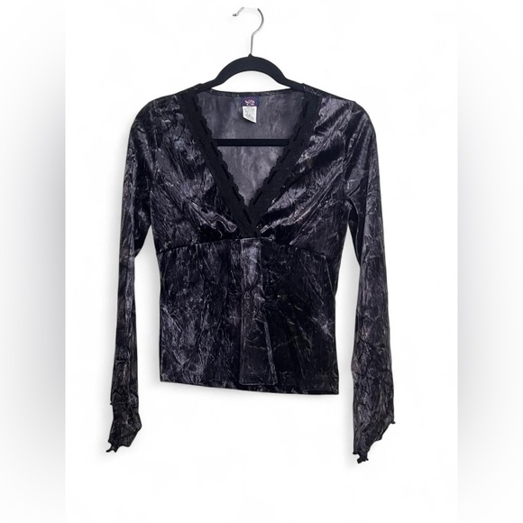 Y2K Wild Cat Black Velvet Long Sleeve Asymetrical Top Lace detail Size M/L Goth - Picture 1 of 5